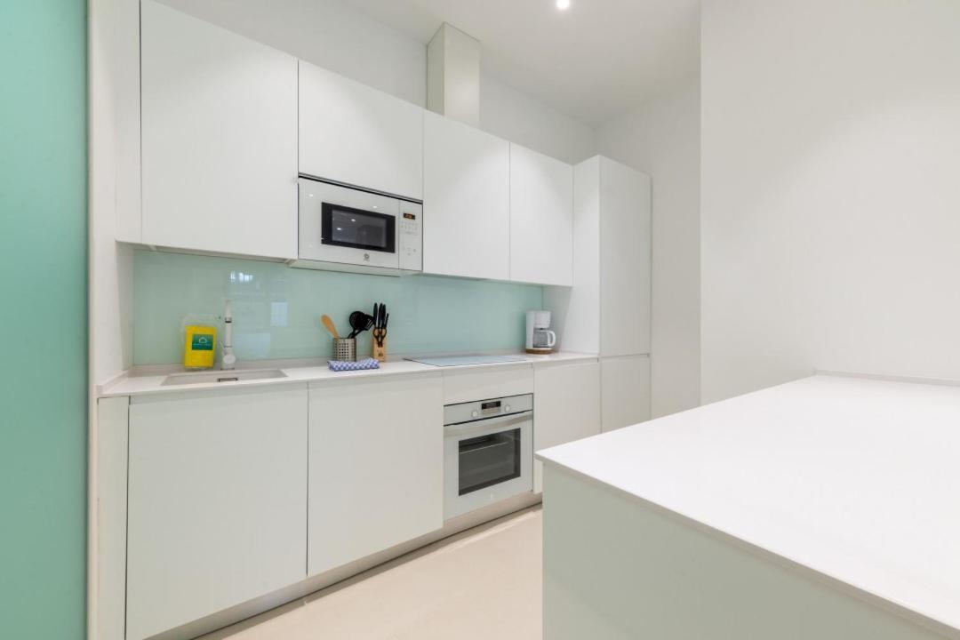 2 Bedrooms 2 Bathrooms Furnished - Delicias - Modern- Mintystay Мадрид Екстер'єр фото